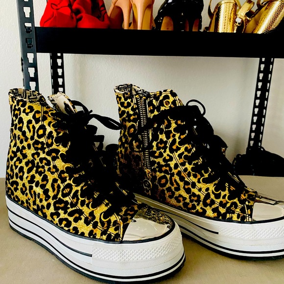 IiJin glitter contrast super high top . Very good condition. Used only once. - Picture 3 of 3